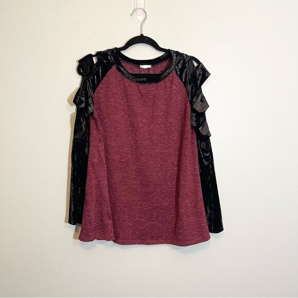 1.4.3. Story by Line Up Women's Burgundy Color Block Cut Out Sleeve Top Medium - Picture 1 of 13